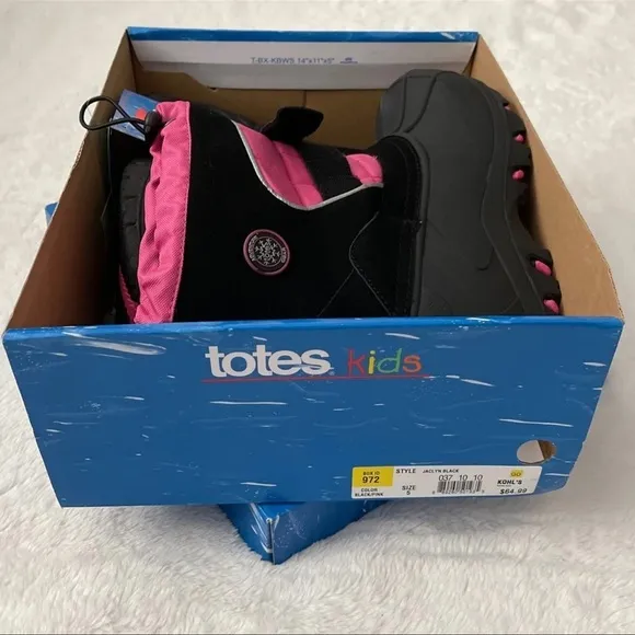 (NWT) Totes Big Kids Jaclyn Black/Pink  Winter Boots, Size: 5 (Youth)