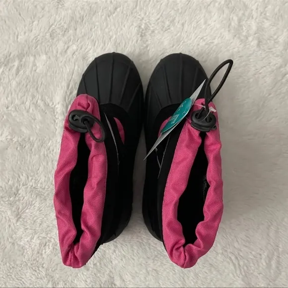 (NWT) Totes Big Kids Jaclyn Black/Pink  Winter Boots, Size: 5 (Youth)