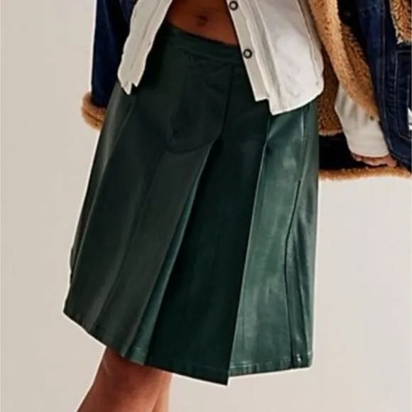 NWT We the Free by Free People Vegan Pleated Mini Skirt Topiary Green size 2