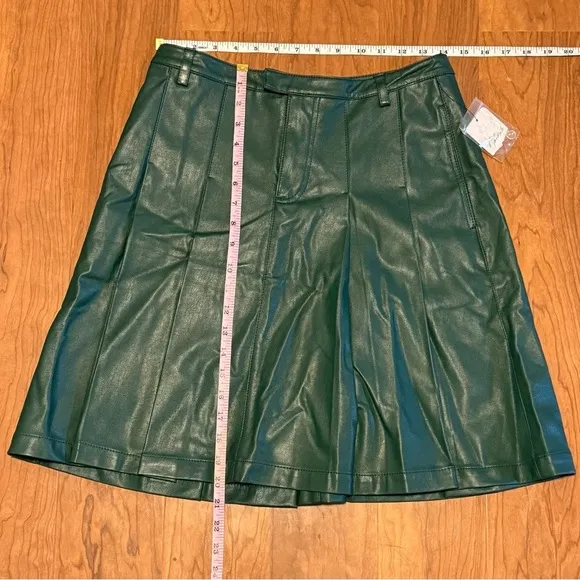 NWT We the Free by Free People Vegan Pleated Mini Skirt Topiary Green size 2