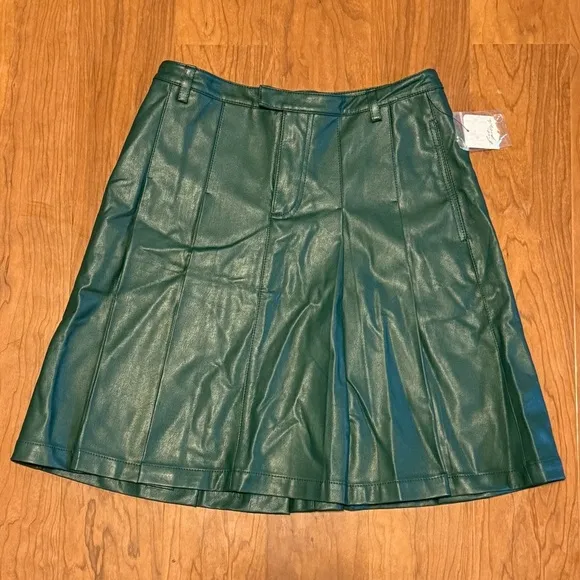 NWT We the Free by Free People Vegan Pleated Mini Skirt Topiary Green size 2