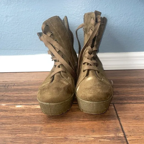Olive💚combat boots🖤chunky boots place up booties