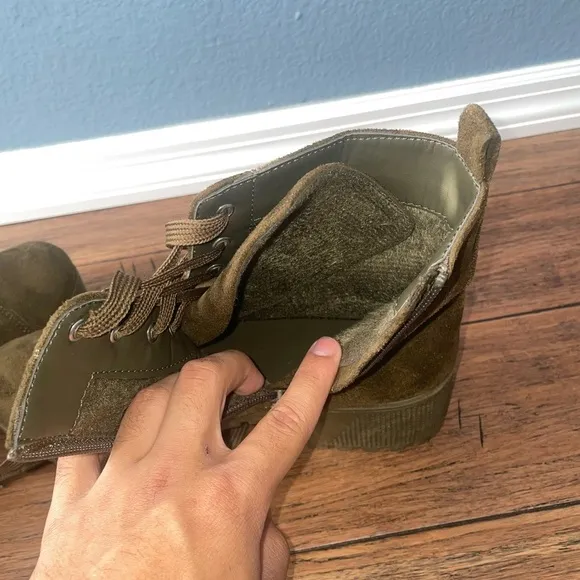 Olive💚combat boots🖤chunky boots place up booties