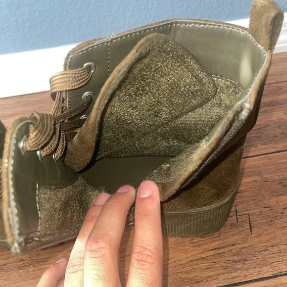 Olive💚combat boots🖤chunky boots place up booties