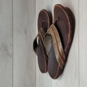 Olukai Mens Leather Thong Sandals Flats shoes sz 11