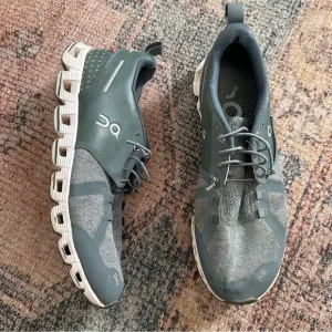 On Cloud Green Sneakers sz 9