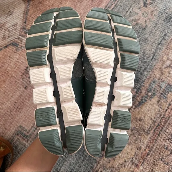 On Cloud Green Sneakers sz 9