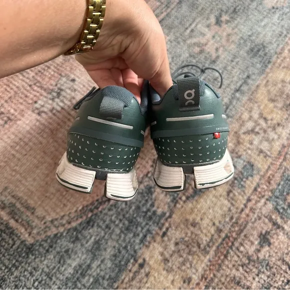 On Cloud Green Sneakers sz 9