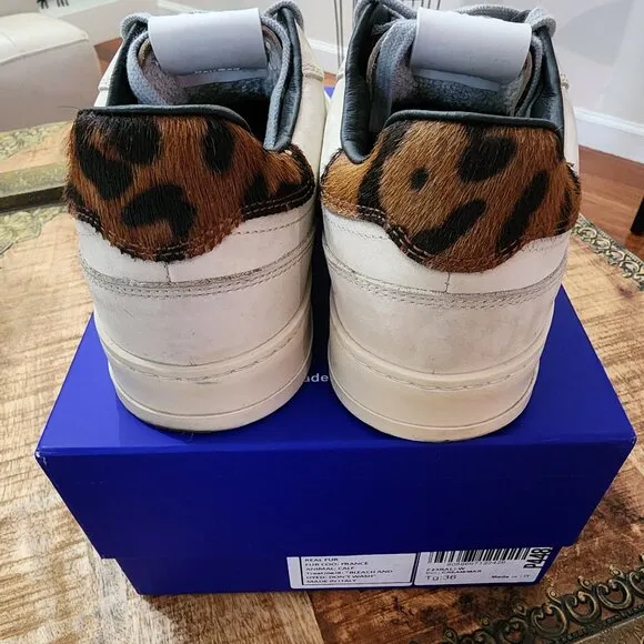 P448 Bali Sneakers Size 6