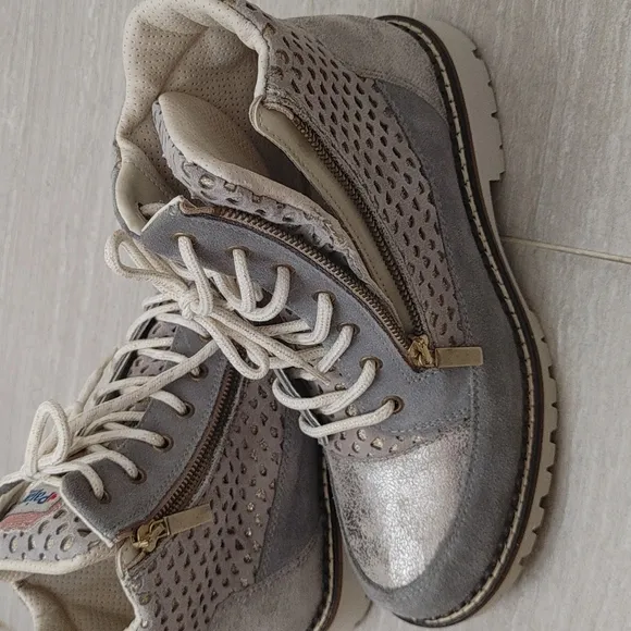 Pajar Winter Britney Boots in Grey and Silver Sz 40