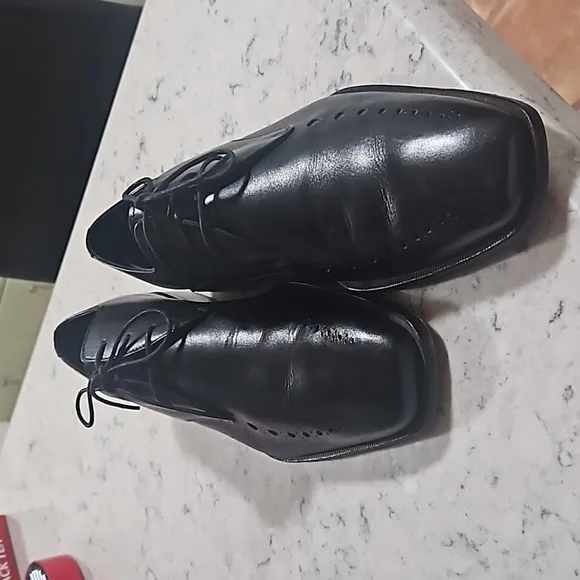 Paul Smith Black Lace Up Dress Shoes. Size 7