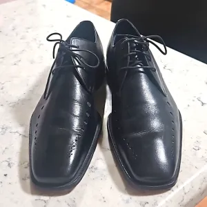 Paul Smith Black Lace Up Dress Shoes. Size 7