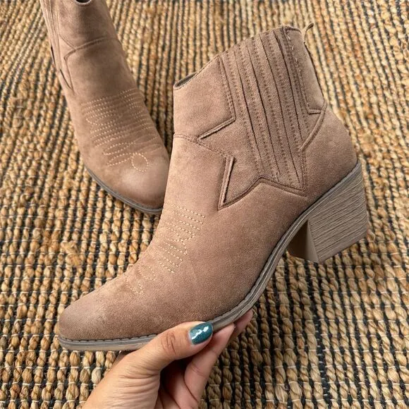 Pierre Dumas Women's Ankle Boots Taupe Block Heel Booties 8