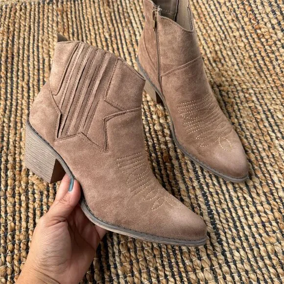 Pierre Dumas Women's Ankle Boots Taupe Block Heel Booties 8