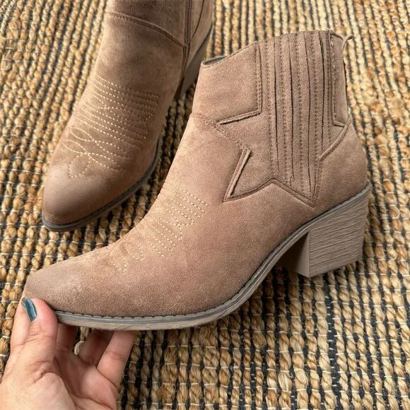 Pierre Dumas Women's Ankle Boots Taupe Block Heel Booties 8