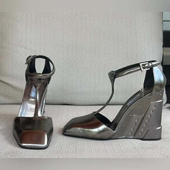 Prada Fall Runway 2014 Silver Wedge Sandals, size 10 (Italian 40)