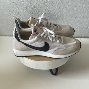 Pre-Owed Men Nike Air Tailwind 79 Running Shoes Sneakers Size 8 White Black
