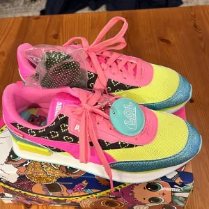 Puma Future Rider x LOL Surprise Shoes Youth 7C Pink Yellow Sneakers new w/box