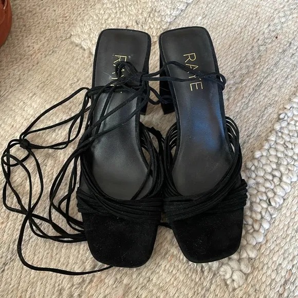 Raye Gian heel in black size 6 shoes