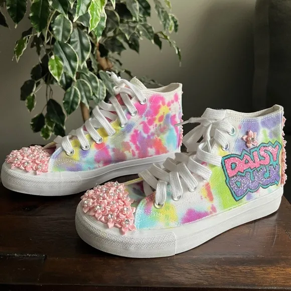 Ripped-n-Razored New Custom Daisy Duck Hi Top Sneakers Tennis Shoes Size 8