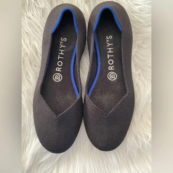 Rothy’s women’s woven round toe ballet flats. Navy Blue size 7.5
