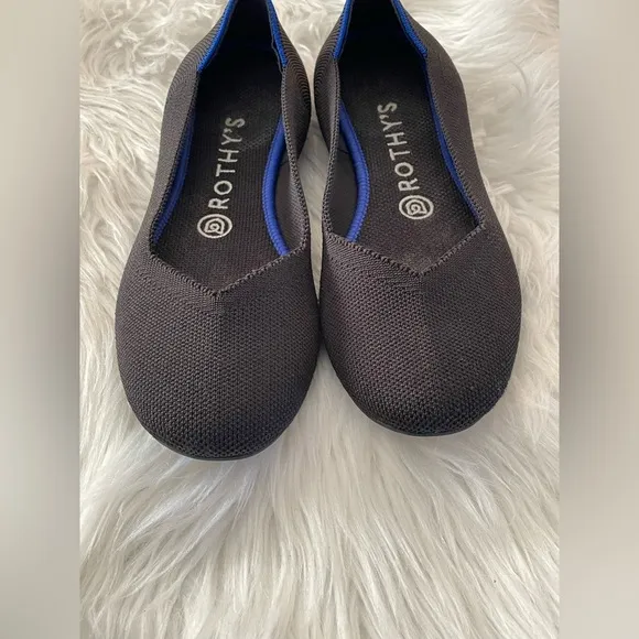 Rothy’s women’s woven round toe ballet flats. Navy Blue size 7.5