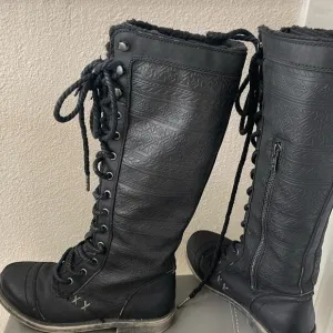 ROXY Mountain &amp; The Seas black tall winter lace up boots size 6.5