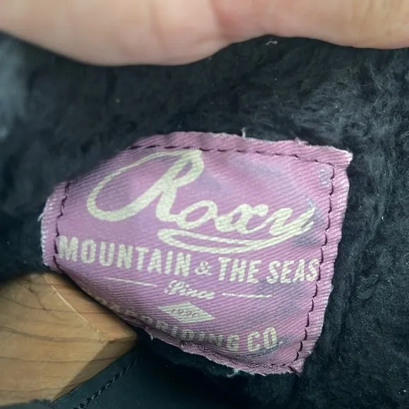 ROXY Mountain &amp; The Seas black tall winter lace up boots size 6.5