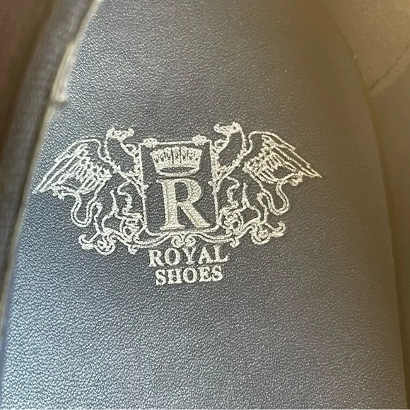 Royal Male Loafers shoes. The Italian style of a male velvet shoe. Size 8