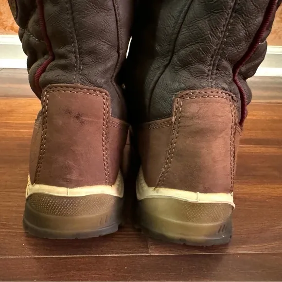 🌿SALE🌿SANTANA CANADA Lace Up Brown Leather Winter Boots Size 40EU 9.5US