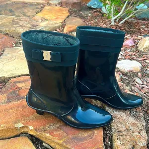 Salvatore Ferragamo Ladies size 7 Black Kitten Heel Rain 🌧️ Boots 👢