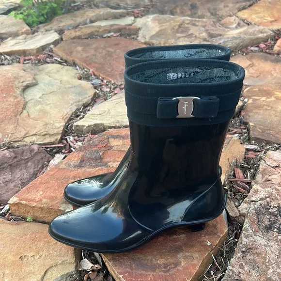 Salvatore Ferragamo Ladies size 7 Black Kitten Heel Rain 🌧️ Boots 👢