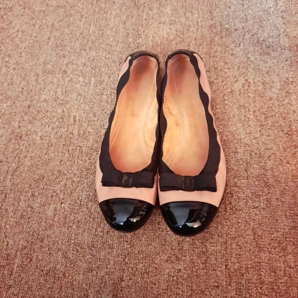 Salvatore Ferragamo 'My Paris' Black &amp; Nude Ballet Flat Size 8.5 OFFERS WELCOME❤