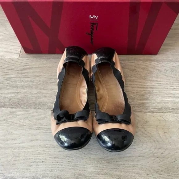 Salvatore Ferragamo 'My Paris' Black &amp; Nude Ballet Flat Size 8.5 OFFERS WELCOME❤