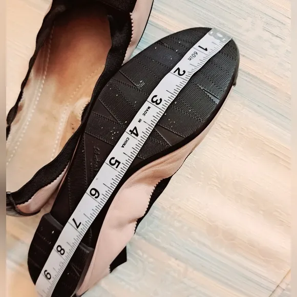 Salvatore Ferragamo 'My Paris' Black &amp; Nude Ballet Flat Size 8.5 OFFERS WELCOME❤