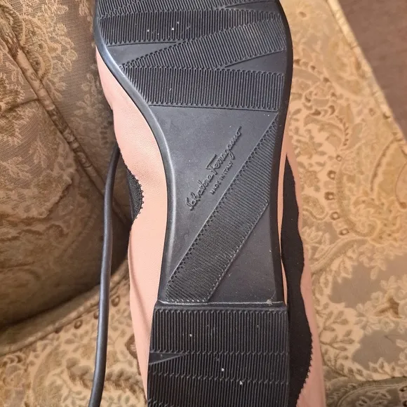 Salvatore Ferragamo 'My Paris' Black &amp; Nude Ballet Flat Size 8.5 OFFERS WELCOME❤
