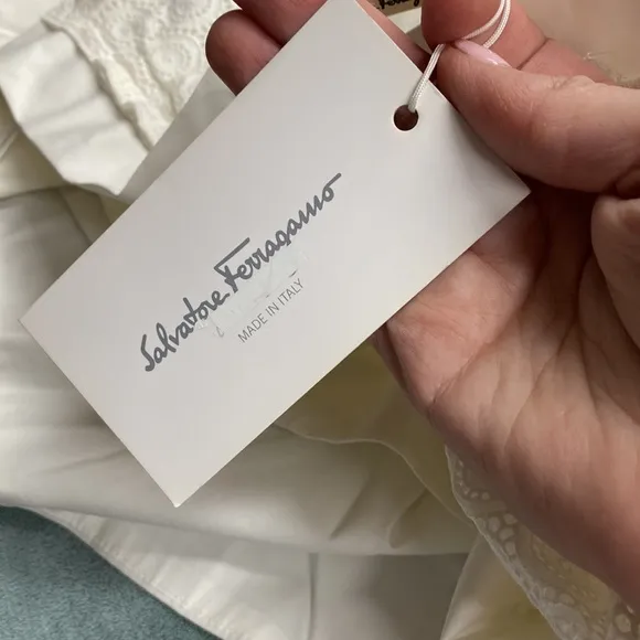 Salvatore Ferragamo NWT - size 42 - white 100% cotton Skirt!