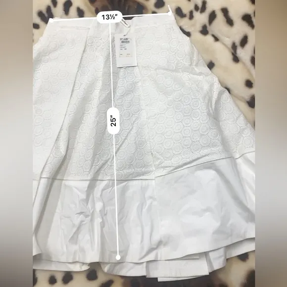 Salvatore Ferragamo NWT - size 42 - white 100% cotton Skirt!