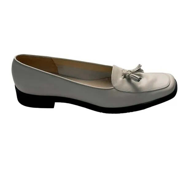 SALVATORE FERRAGAMO Women’s Shoes Ivory Leather Tassel Accent Heels Size 8.5AAAA