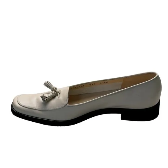 SALVATORE FERRAGAMO Women’s Shoes Ivory Leather Tassel Accent Heels Size 8.5AAAA