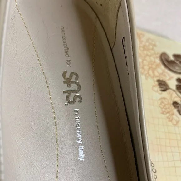 SAS Cream Heels for Versatile Elegance