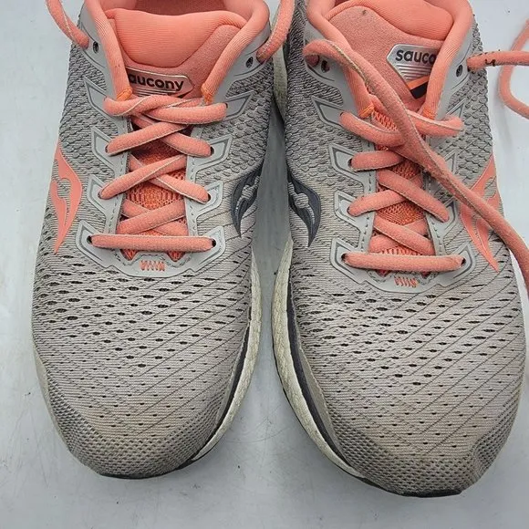 Saucony Triumph 18 Womens 7 Gray Athletic Running Shoes Sneakers S10595-30