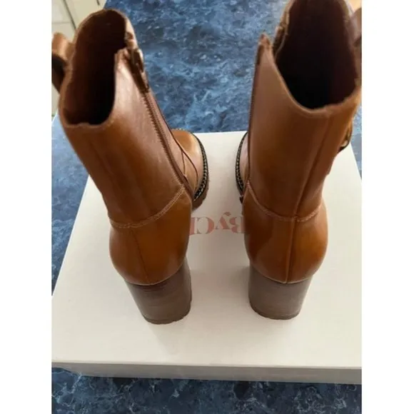 See By Chloe Brown Erine Bootsbooties Size Us