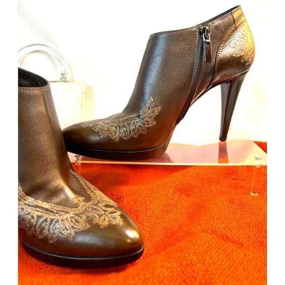 Sergio Rossi Ankle Boots 💥SZ 9 Embroidered Brown Leather 40 Excellent Condition
