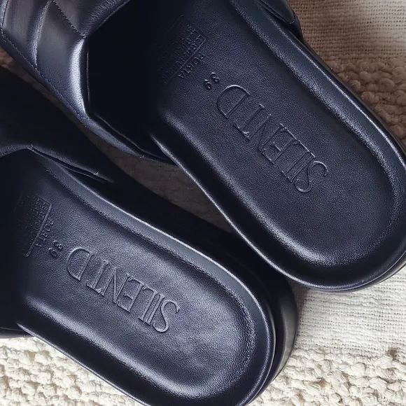 SILENT D Leather Black Quilted Slide Sandals. Size 8.5
