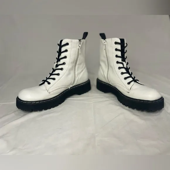 Sincerley Jules Harley white Combat Boot Laceup brand New size 9