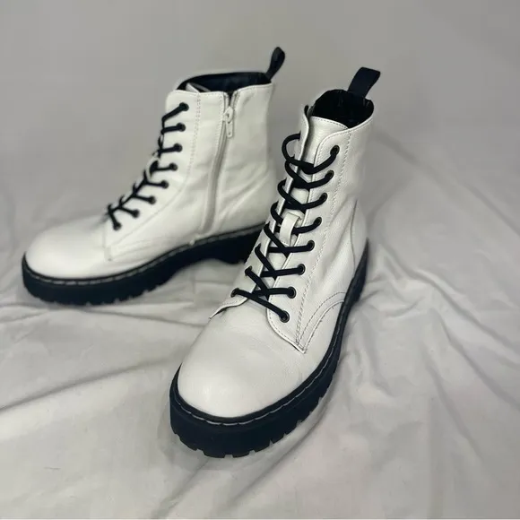 Sincerley Jules Harley white Combat Boot Laceup brand New size 9