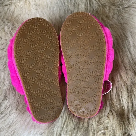 Size 11 Ugg Fluff Yeah Slides Fuzzy Pink Sandal