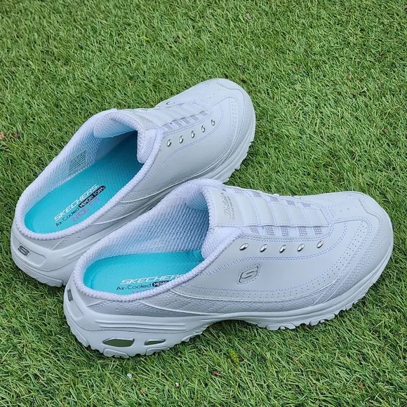 Skechers D'LITEs - Women's Sneakers - SIZE 11