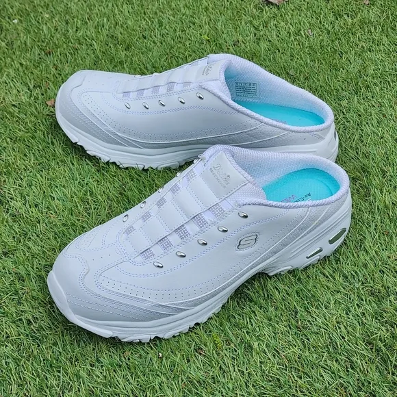 Skechers D'LITEs - Women's Sneakers - SIZE 11